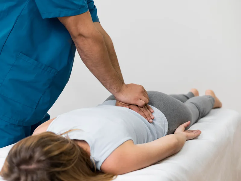 How Plymouth Spine and Health Center treats hip pain in Plymouth