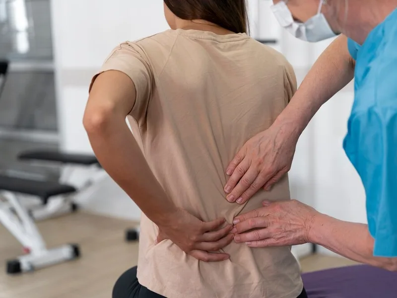 How Plymouth Spine and Health Center treats sciatica in Plymouth